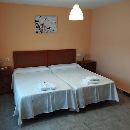 Hostal Bordillas Pomaluengo المظهر الخارجي الصورة