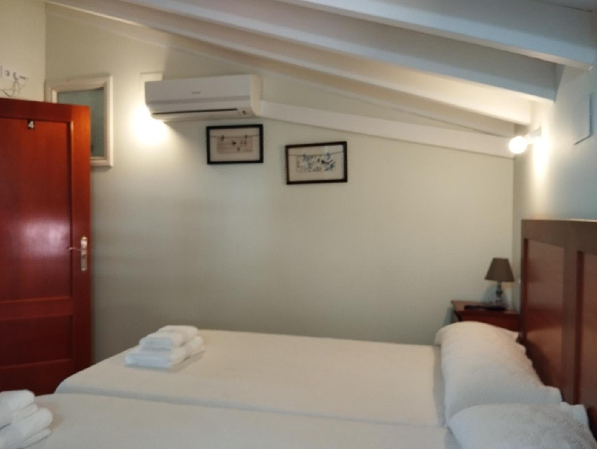 Hostal Bordillas Pomaluengo المظهر الخارجي الصورة