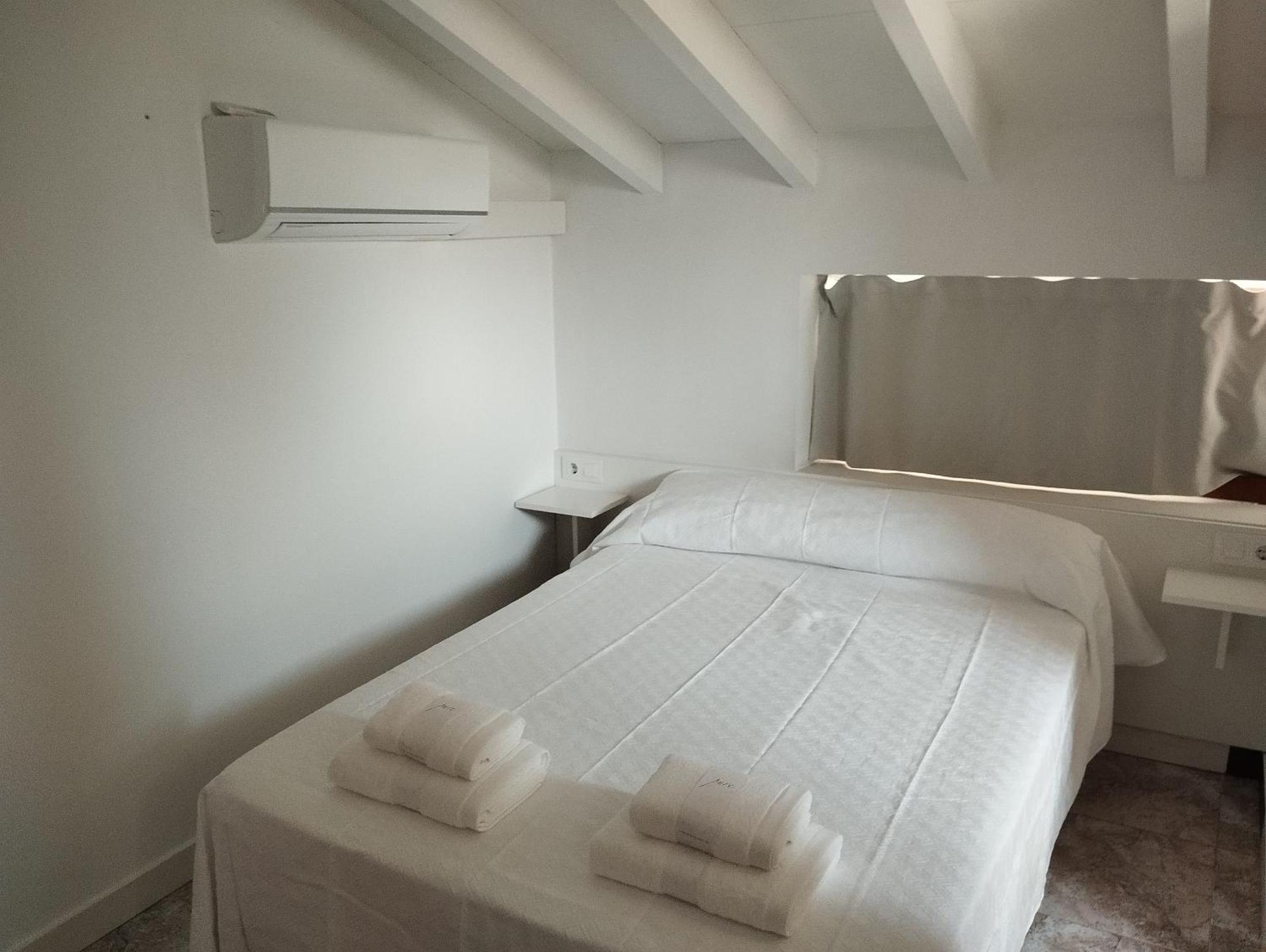 Hostal Bordillas Pomaluengo المظهر الخارجي الصورة